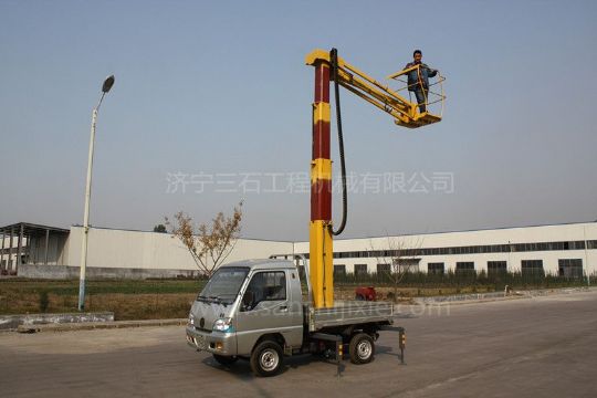 點擊查看詳細信息<br>標題：小型高空作業車 閱讀次數：3148