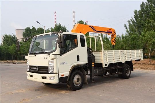 點擊查看詳細信息<br>標題：5噸凱馬隨車吊 閱讀次數：2581