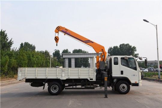 點擊查看詳細信息<br>標題：5噸凱馬隨車吊3節臂 閱讀次數：2813