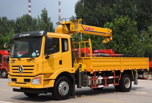點擊查看詳細信息<br>標題：8噸大運隨車吊 閱讀次數：2047