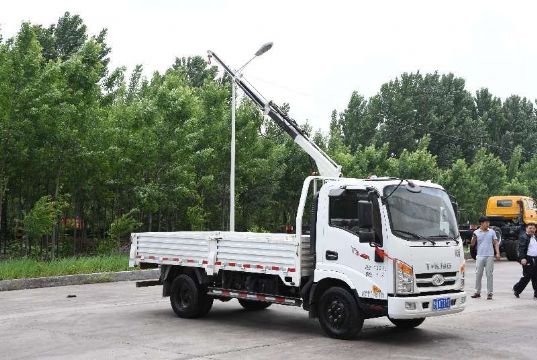 點擊查看詳細信息<br>標題：1.2噸折臂吊 閱讀次數：1838