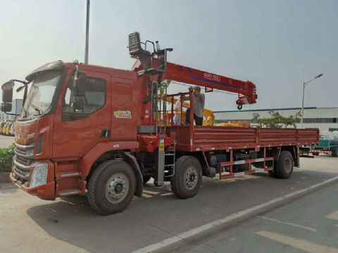 點擊查看詳細信息<br>標題：柳汽前四后四隨車吊 閱讀次數：2092